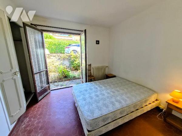 Maison à rénover avec vue mer panoramique, terrain 305 m², Le Lavandou – Produit rare !