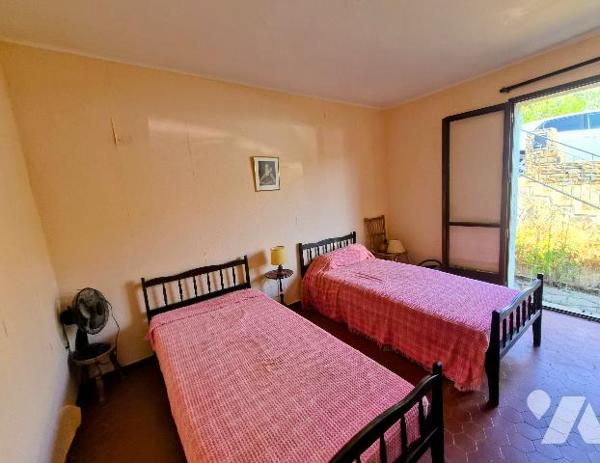 Maison à rénover avec vue mer panoramique, terrain 305 m², Le Lavandou – Produit rare !