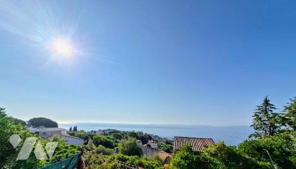 Maison à rénover avec vue mer panoramique, terrain 305 m², Le Lavandou – Produit rare !