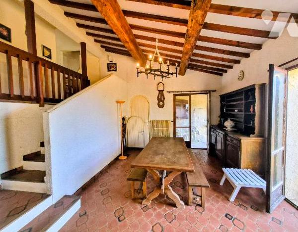Maison à rénover avec vue mer panoramique, terrain 305 m², Le Lavandou – Produit rare !
