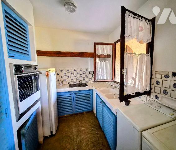 Maison à rénover avec vue mer panoramique, terrain 305 m², Le Lavandou – Produit rare !