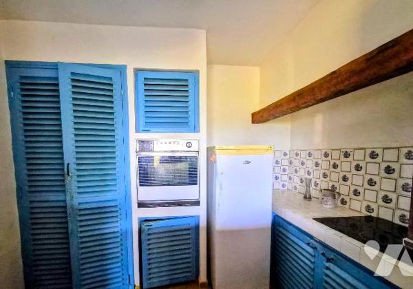 Maison à rénover avec vue mer panoramique, terrain 305 m², Le Lavandou – Produit rare !