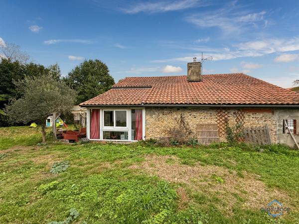 Dpt Gers (32), à vendre BARCELONNE DU GERS Maison T4 de 113 m² habitables + garage et abri voiture sur 802 m² de terrain, au bout d'une impasse au calme