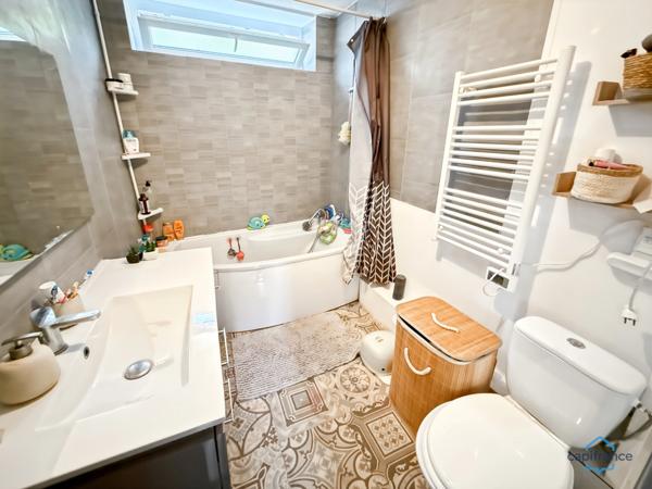 Dpt Gers (32), à vendre BARCELONNE DU GERS Maison T4 de 113 m² habitables + garage et abri voiture sur 802 m² de terrain, au bout d'une impasse au calme