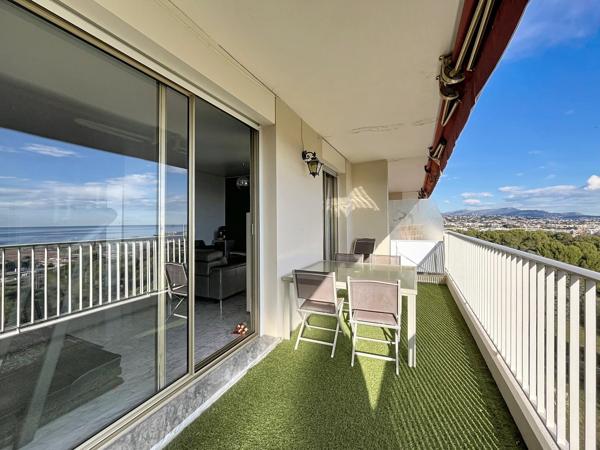 Vue mer panoramique et hippodrome, étage élevé, résidence d'exception 530 000 €