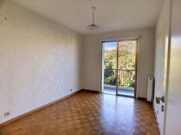 Vue mer panoramique et hippodrome, étage élevé, résidence d'exception 530 000 €