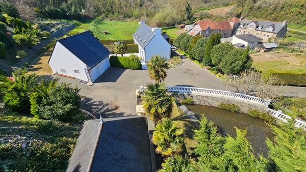 Maison familiale au coeur d’un parc arboré avec plan d’eau à Étables-sur-Mer