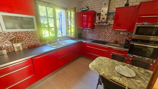 Maison familiale au coeur d’un parc arboré avec plan d’eau à Étables-sur-Mer