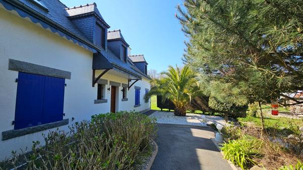 Maison familiale au coeur d’un parc arboré avec plan d’eau à Étables-sur-Mer