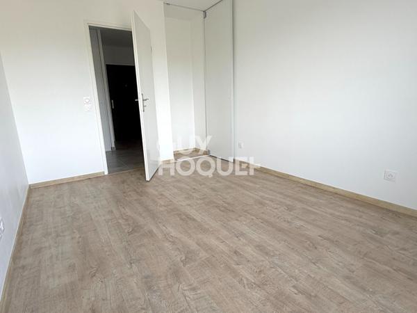 Appartement à Mennecy et 2 places de parking