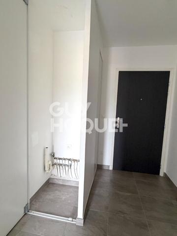 Appartement à Mennecy et 2 places de parking