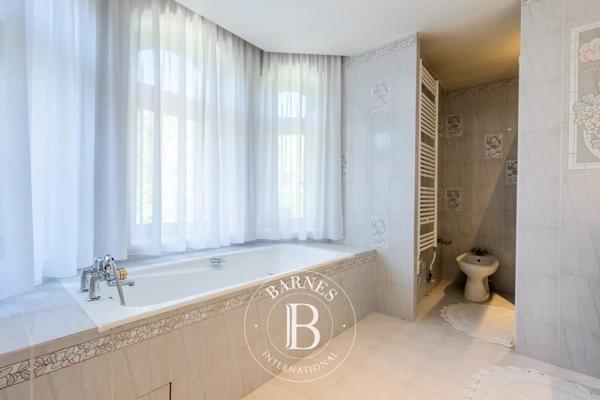 Thonon-les-Bains, Propriété 4 Chambres -  416 m² à vendre