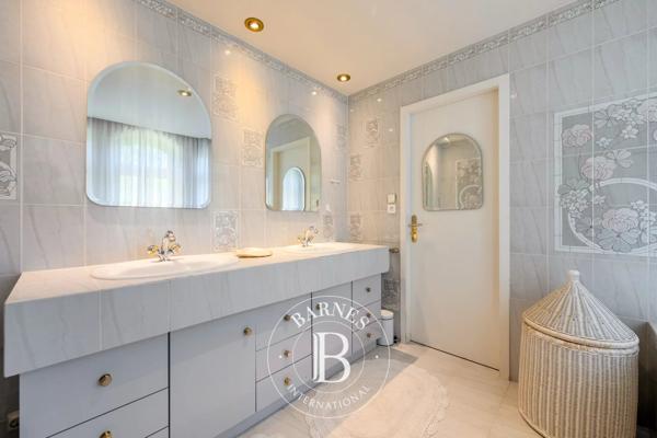 Thonon-les-Bains, Propriété 4 Chambres -  416 m² à vendre
