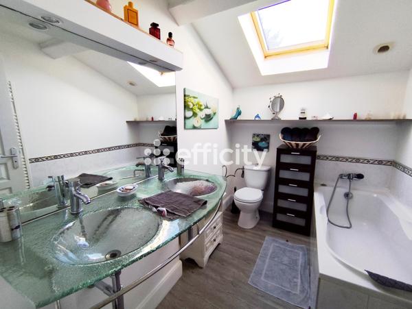 Maison 8 pièces - 187 m² Exclusivité efficity