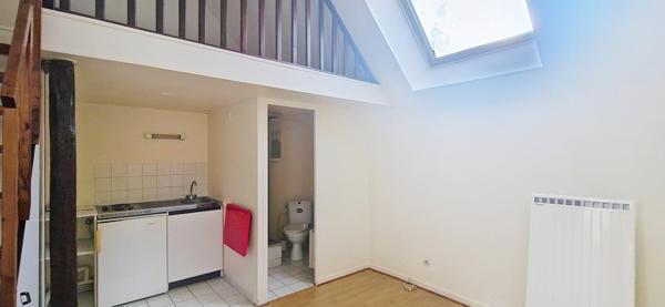 STUDIO MEZZANINE KITCHENETTE