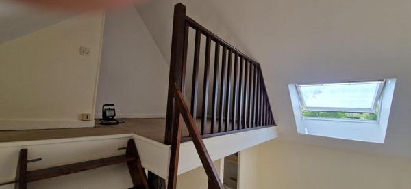 STUDIO MEZZANINE KITCHENETTE