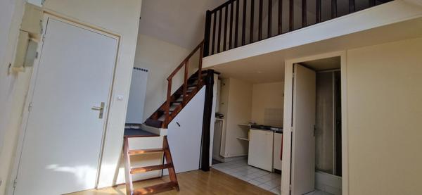 STUDIO MEZZANINE KITCHENETTE