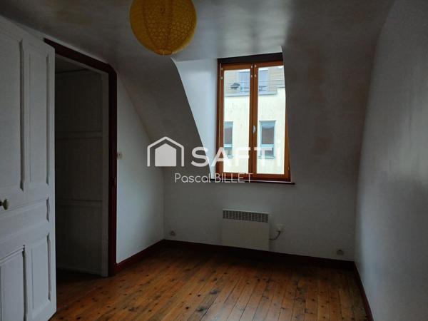 Proche de nos belles plages 5mn  et bien situe en centre ville  dans un cadre agréable.