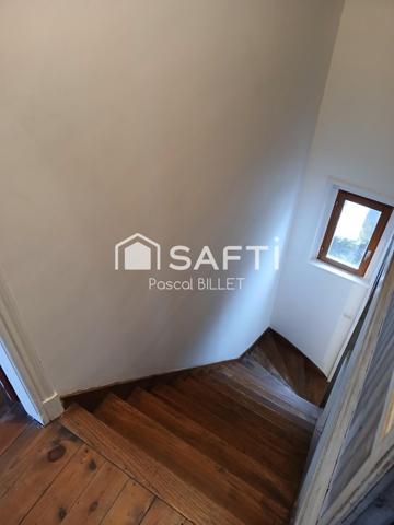 Proche de nos belles plages 5mn  et bien situe en centre ville  dans un cadre agréable.