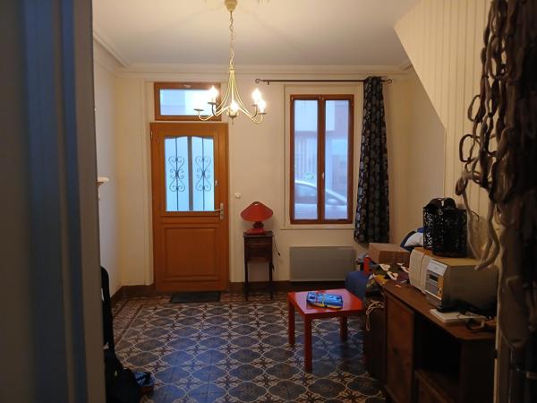 Proche de nos belles plages 5mn  et bien situe en centre ville  dans un cadre agréable.