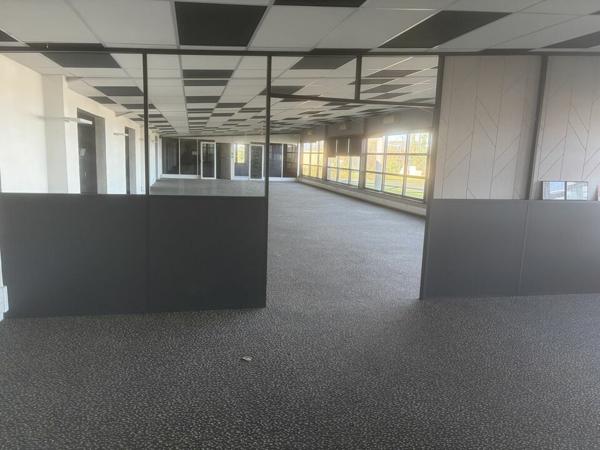 LOCAL D'ACTIVITÉ / BÂTIMENT PROFESSIONNEL 1 200 m² – EMPLACEMENT N°1 – NIORT