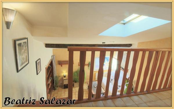 Centre ville de Digne, très joli et calme T2 de 34 m² avec ascenseur. Proche de toutes commodités.