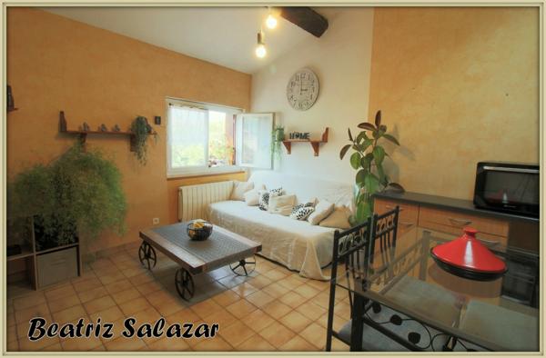 Centre ville de Digne, très joli et calme T2 de 34 m² avec ascenseur. Proche de toutes commodités.