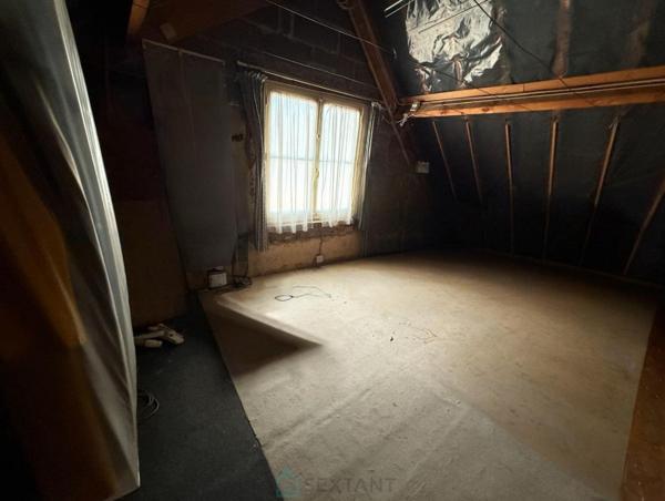 Maison à rénover avec logement indépendant et dépendances  Verneuil-sur-Avre