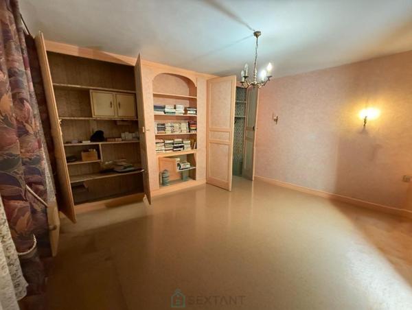 Maison à rénover avec logement indépendant et dépendances  Verneuil-sur-Avre