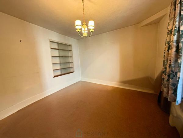 Maison à rénover avec logement indépendant et dépendances  Verneuil-sur-Avre