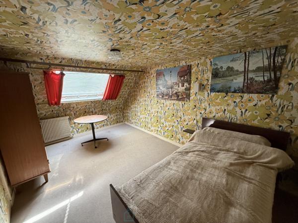 Maison à rénover avec logement indépendant et dépendances  Verneuil-sur-Avre