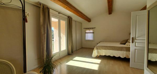 Maison à vendre    5 pièces • 221 m2 Saint-Maximin-la-Sainte-Baume