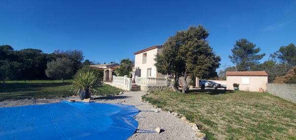 Maison à vendre    5 pièces • 221 m2 Saint-Maximin-la-Sainte-Baume