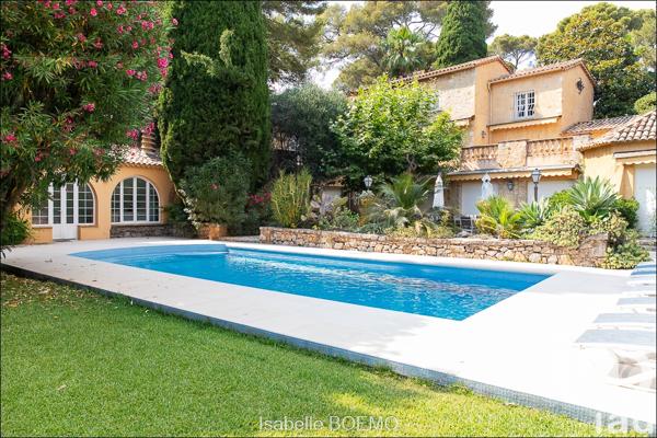 Maison à vendre 9 pièces 360 m² Antibes
