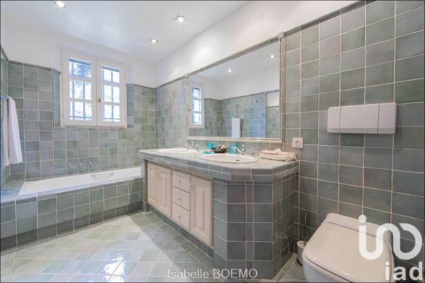 Maison à vendre 9 pièces 360 m² Antibes