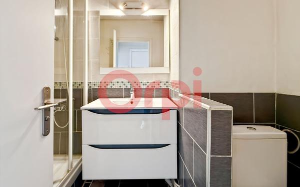 Appartement à vendre    2 pièces • 34,30 m2 Lyon 8