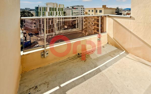 Appartement à vendre    2 pièces • 34,30 m2 Lyon 8