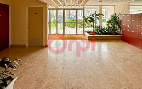 Appartement à vendre    2 pièces • 34,30 m2 Lyon 8