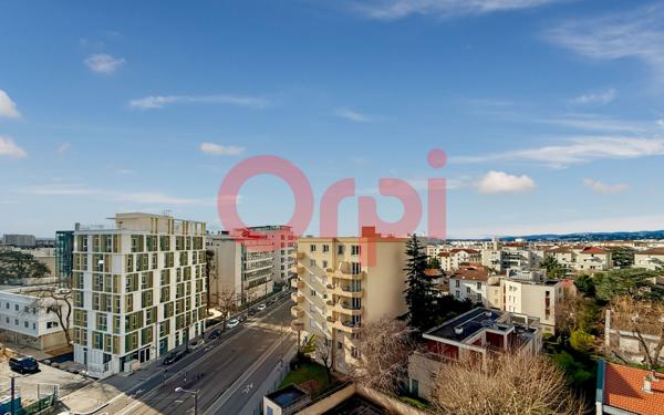Appartement à vendre    2 pièces • 34,30 m2 Lyon 8