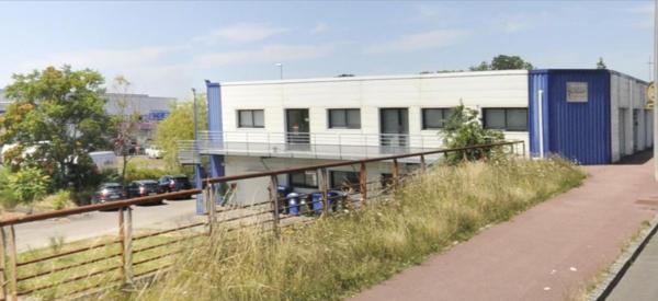 A VENDRE - LIMOGES secteur Chenieux - bureaux de 825 m² avec parking