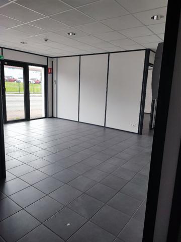 A VENDRE - LIMOGES secteur Chenieux - bureaux de 825 m² avec parking