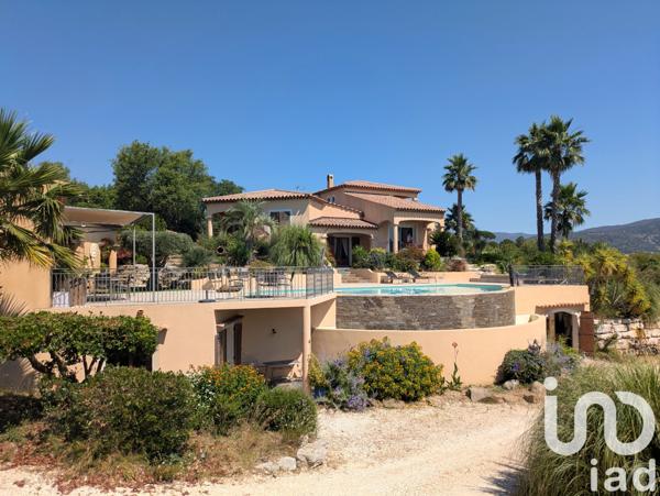 Maison à vendre 12 pièces 460 m² Bormes-les-Mimosas