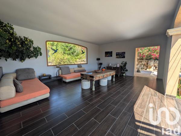 Maison à vendre 12 pièces 460 m² Bormes-les-Mimosas