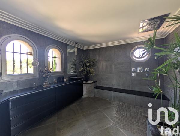 Maison à vendre 12 pièces 460 m² Bormes-les-Mimosas