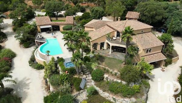 Maison à vendre 12 pièces 460 m² Bormes-les-Mimosas