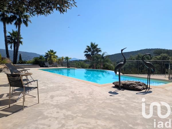 Maison à vendre 12 pièces 460 m² Bormes-les-Mimosas