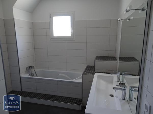 Appartement à louer 4 pièces 129.64m²