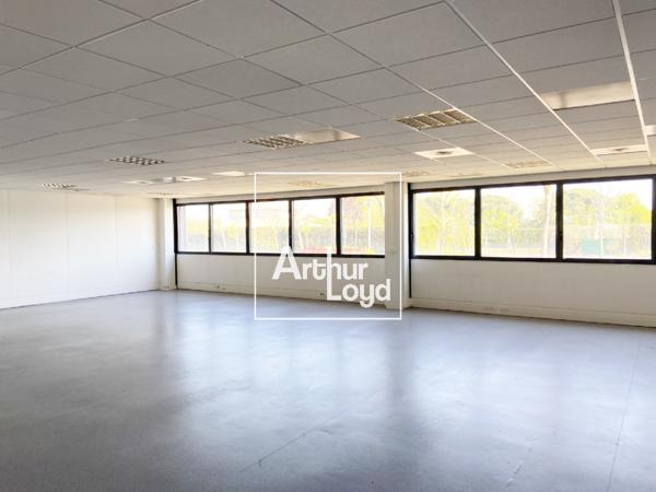 BUREAUX A LOUER DE 931 m² - DIVISIBLES - TOULOUSE BASSO CAMBO
