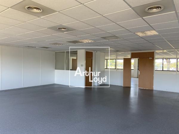 BUREAUX A LOUER DE 931 m² - DIVISIBLES - TOULOUSE BASSO CAMBO