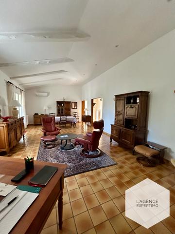 Camaret-sur-Aigues (84850) Camaret-sur-Aigues – Propriété avec deux habitations indépendantes sur plus de 2 000 m² de terrain